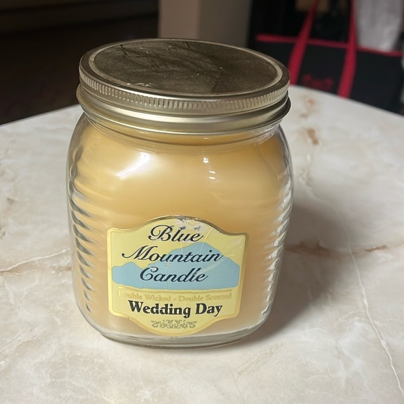 Blue mountain candle, Wedding Day, NWT - Picture 1 of 2